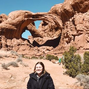 Meet your Posher, Cassandra